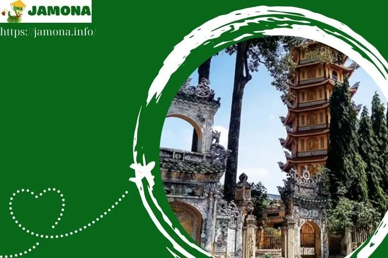 Tượng Phật nhập Niết bàn trên mái chùa – Biểu tượng Phật giáo Bình Dương